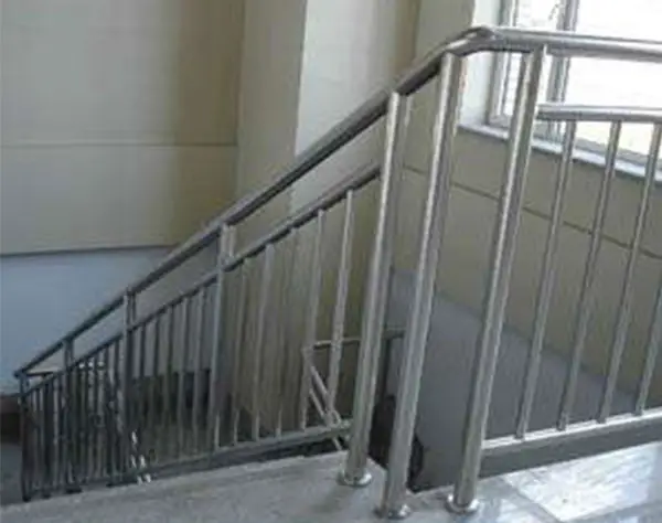 青岛不锈钢楼梯护栏